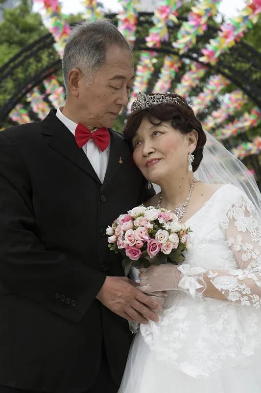最新婚紗照揭秘，小巷深處的攝影秘境