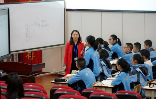 教學(xué)觀最新,教學(xué)觀最新，重塑學(xué)習(xí)之旅，自信與成就感的魔法之旅