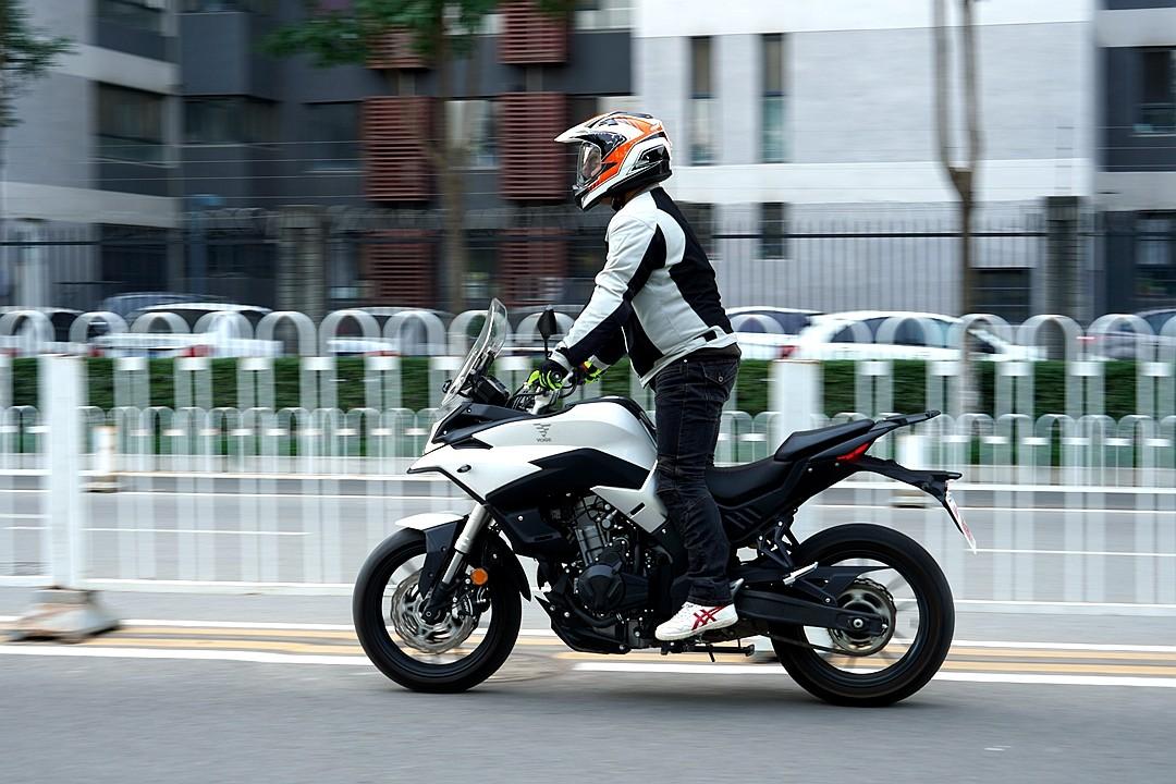 DS最新車型，引領(lǐng)未來(lái)駕駛科技新紀(jì)元