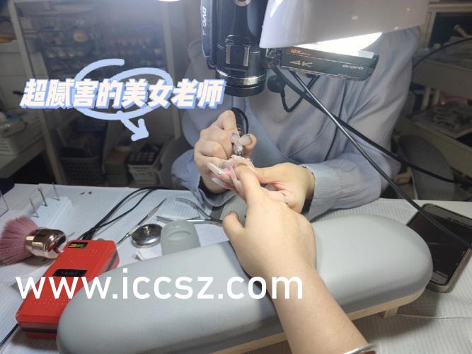 時代印記下的巨乳上司風(fēng)采展示