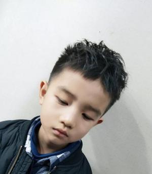 男童最新發(fā)型圖片大全,??男童最新發(fā)型圖片大全??