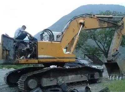 最新挖機修理工招聘啟事